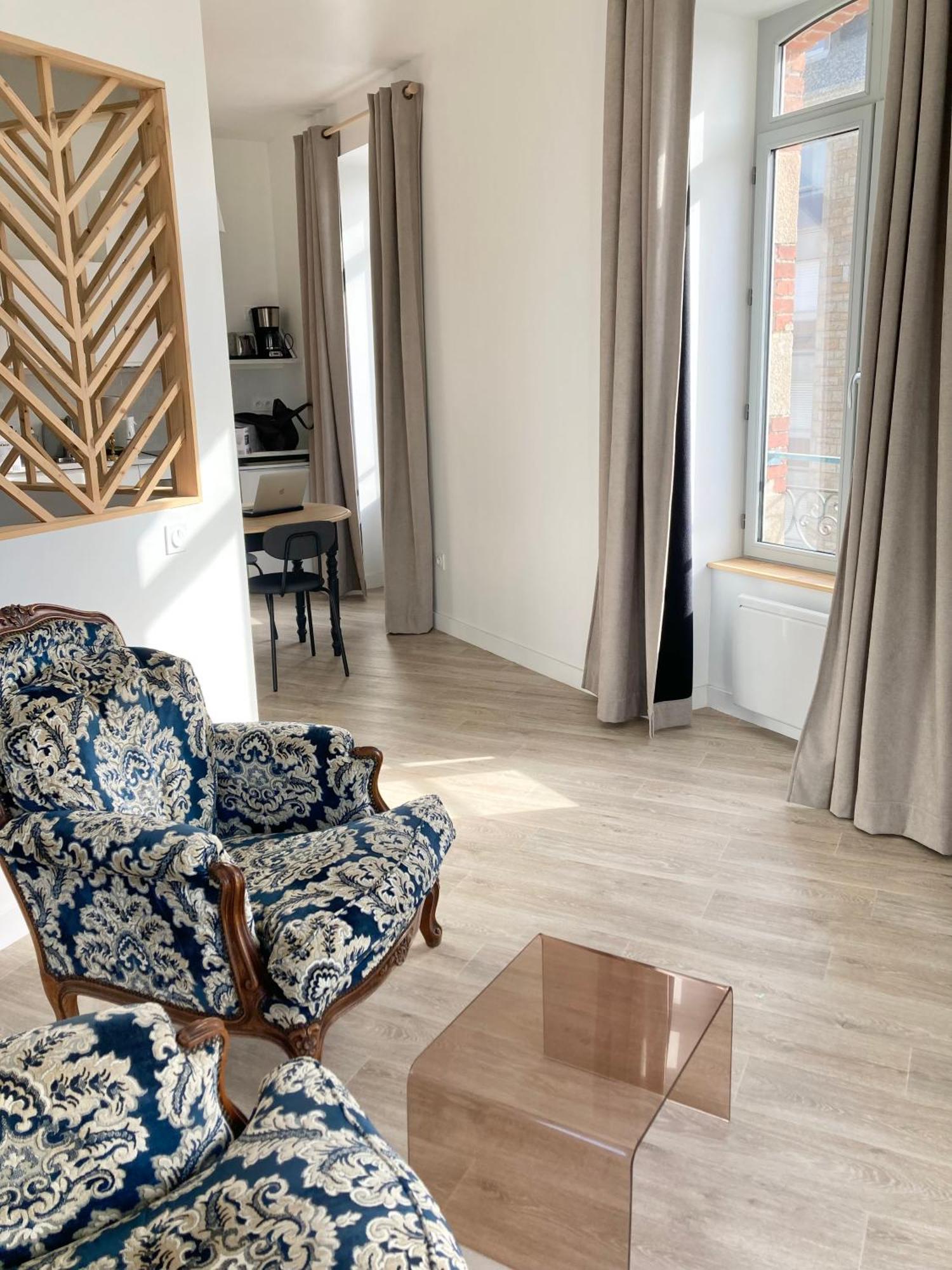 La Belle Consigne - Appartements Dinan Centre Gare المظهر الخارجي الصورة